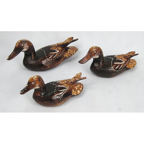 Wooden Set Of 3 Ducks - Click Image to Close